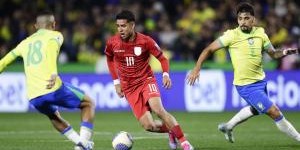 记者：切尔西计划将17岁小将派斯纳入世俱杯大名单