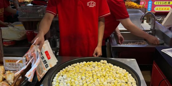 必发指数-一段难忘的旅程！亚马尔社媒晒中国行图：做你想做的梦